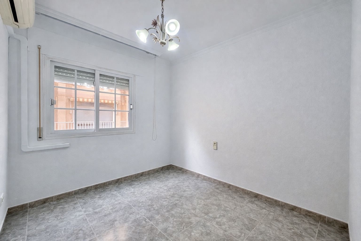 3 quarto Apartamento para venda em Roquetas de Mar - 240 000 € (Ref: 9808045)