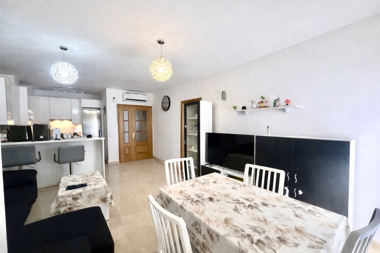 3 makuuhuone Asunto myytävänä paikassa Roquetas de Mar mukana 
autotalli - 185 000 € (Ref: 9808046)