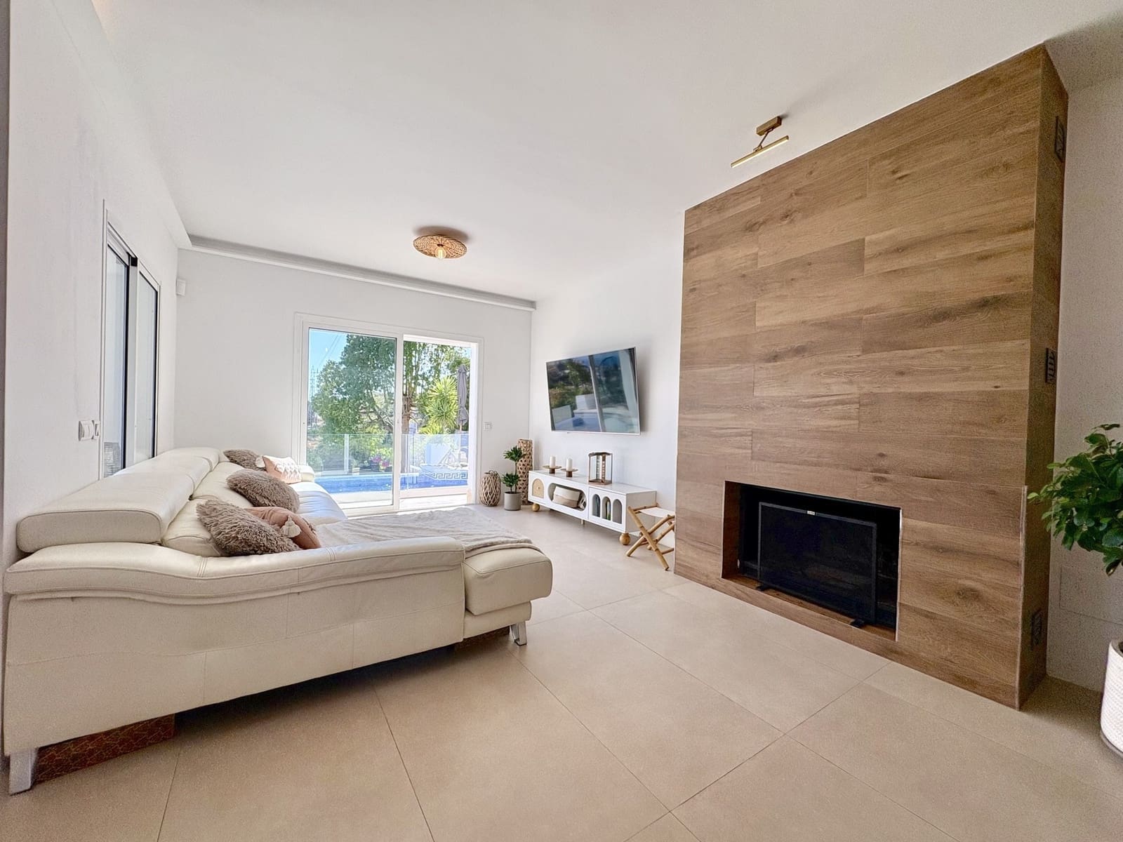 3 bedroom Villa for sale in Riviera del Sol with pool garage - € 1,280,000 (Ref: 9808048)