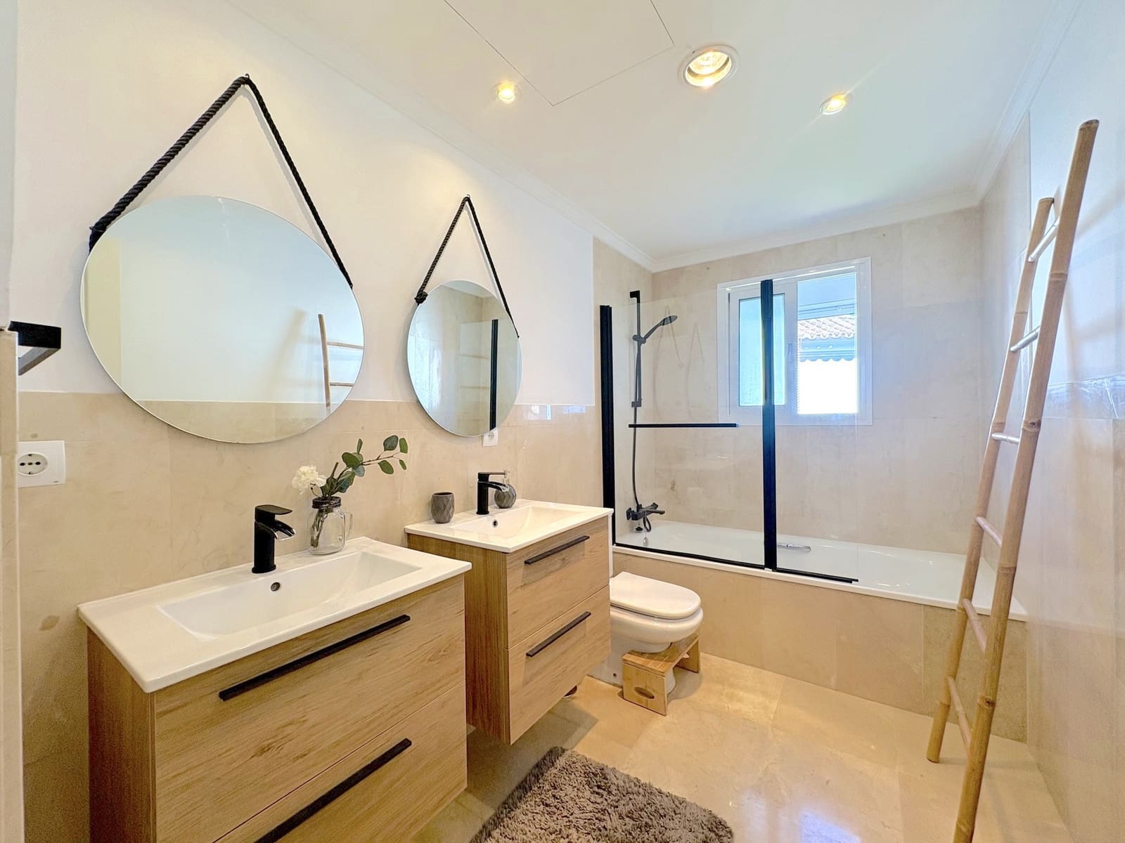 3 bedroom Villa for sale in Riviera del Sol with pool garage - € 1,280,000 (Ref: 9808048)