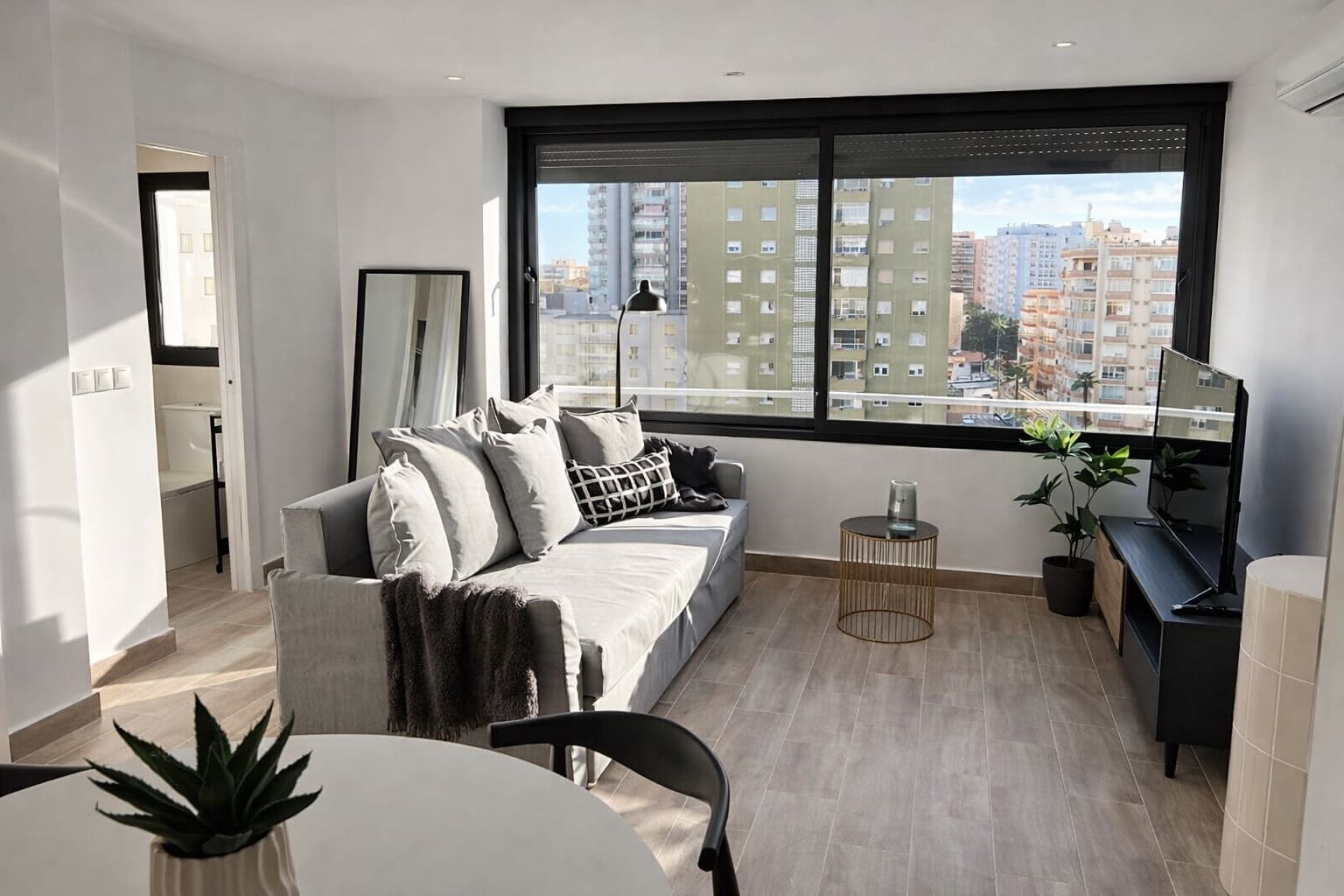1 sovrum Lägenhet till salu i Torremolinos med garage - 218 500 € (Ref: 9811979)