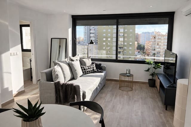 1 sovrum Lägenhet till salu i Torremolinos med garage - 218 500 € (Ref: 9811979)
