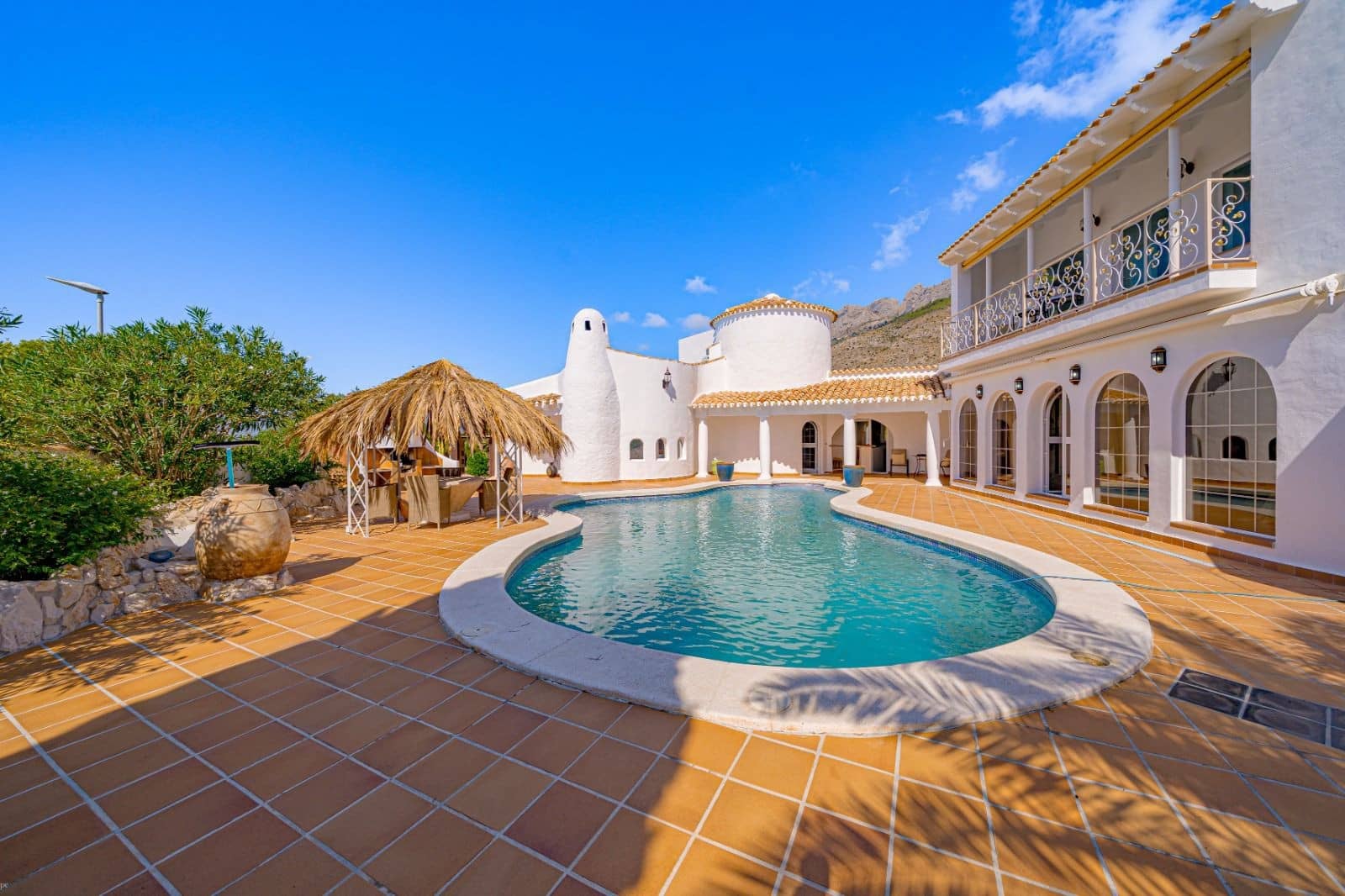 4 sovrum Villa till salu i Altea med pool garage - 1 500 000 € (Ref: 9813345)
