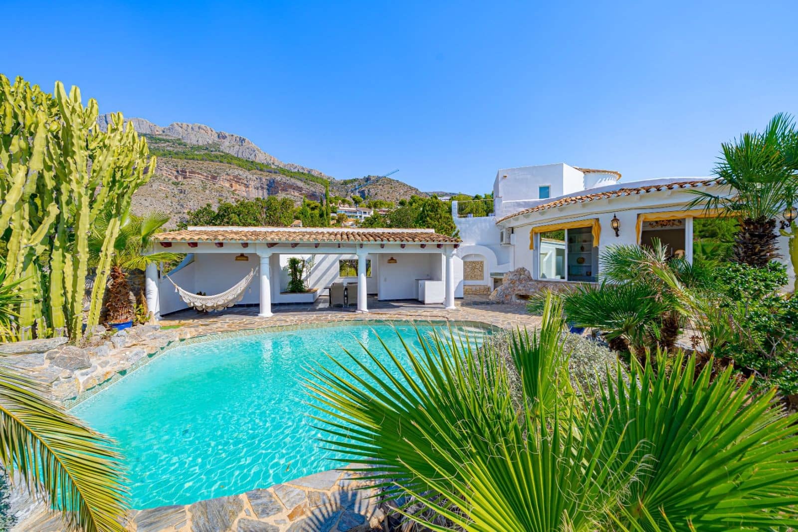 4 sovrum Villa till salu i Altea med pool garage - 1 500 000 € (Ref: 9813345)