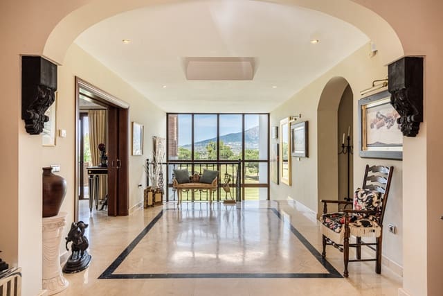 4 makuuhuone Huvila myytävänä paikassa Mijas Costa, Mijas mukana uima-altaan 
autotalli - 1 895 000 € (Ref: 9818302)