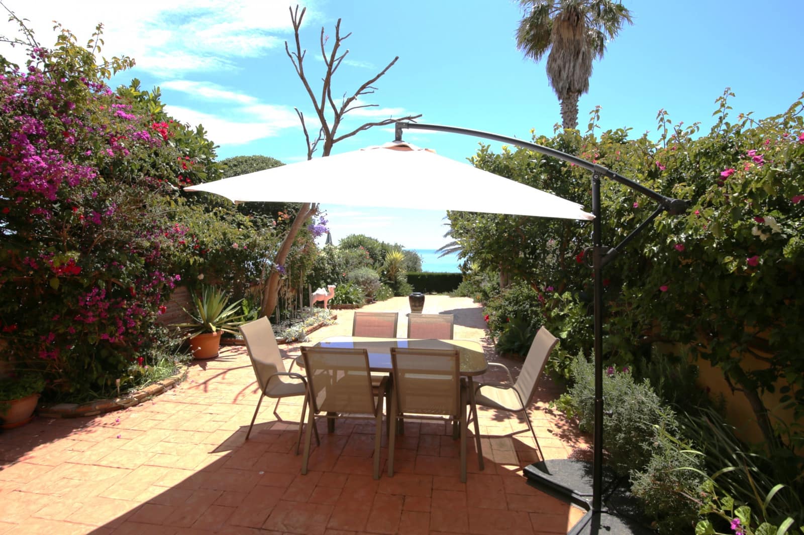 4 bedroom Townhouse for sale in La Alcaidesa with pool garage - € 610,000 (Ref: 9825329)