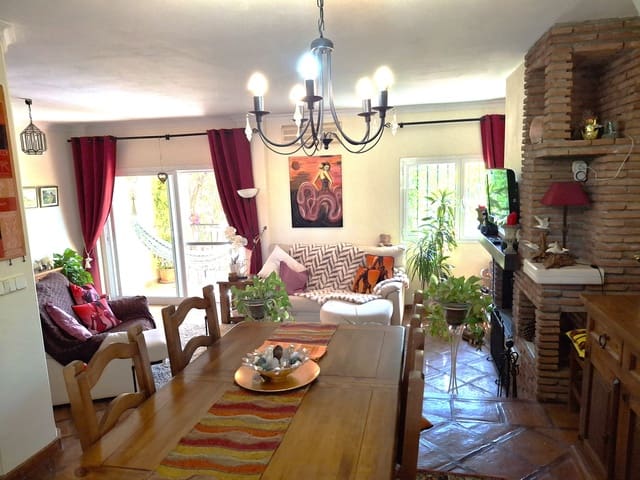 4 slaapkamer Huis te koop in La Alcaidesa met zwembad garage - € 610.000 (Ref: 9825329)