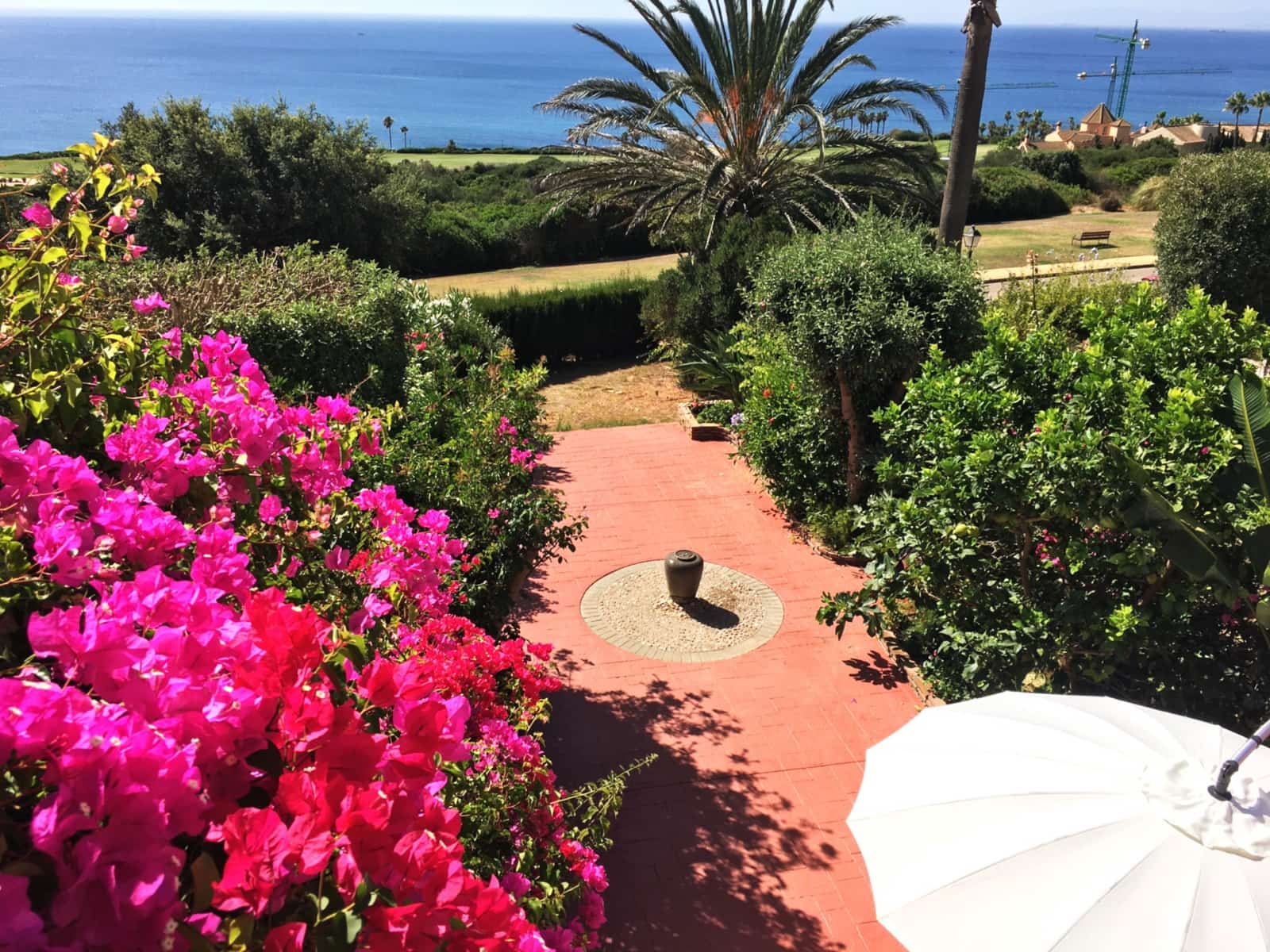 4 bedroom Townhouse for sale in La Alcaidesa with pool garage - € 610,000 (Ref: 9825329)