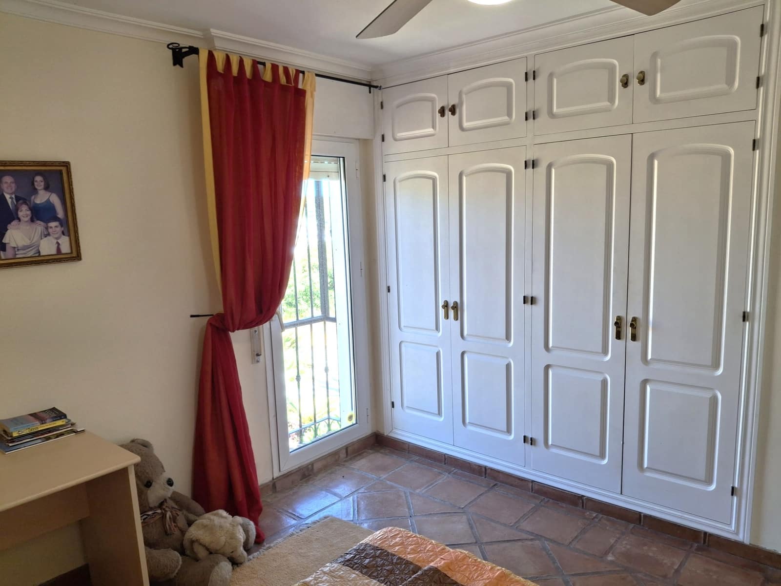 4 bedroom Townhouse for sale in La Alcaidesa with pool garage - € 610,000 (Ref: 9825329)