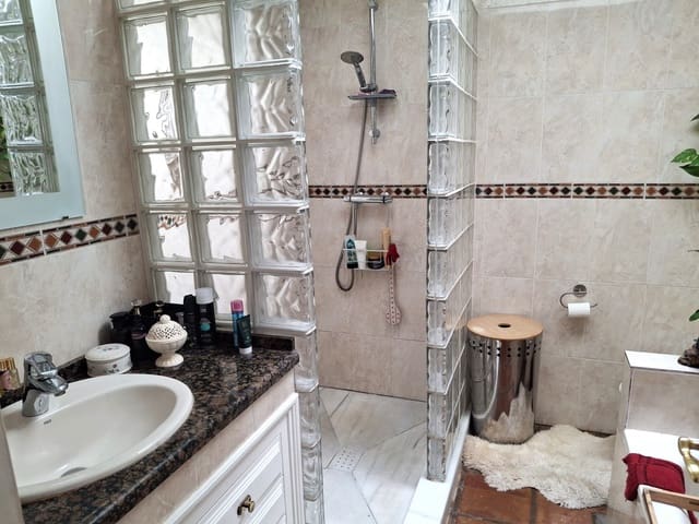 4 camera da letto Casa in vendita in La Alcaidesa con piscina garage - 610.000 € (Rif: 9825329)