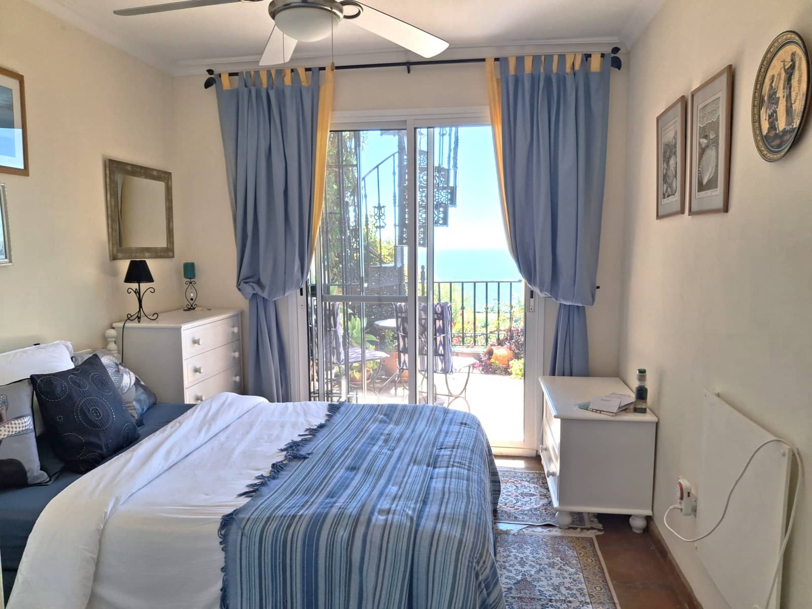 4 bedroom Townhouse for sale in La Alcaidesa with pool garage - € 610,000 (Ref: 9825329)