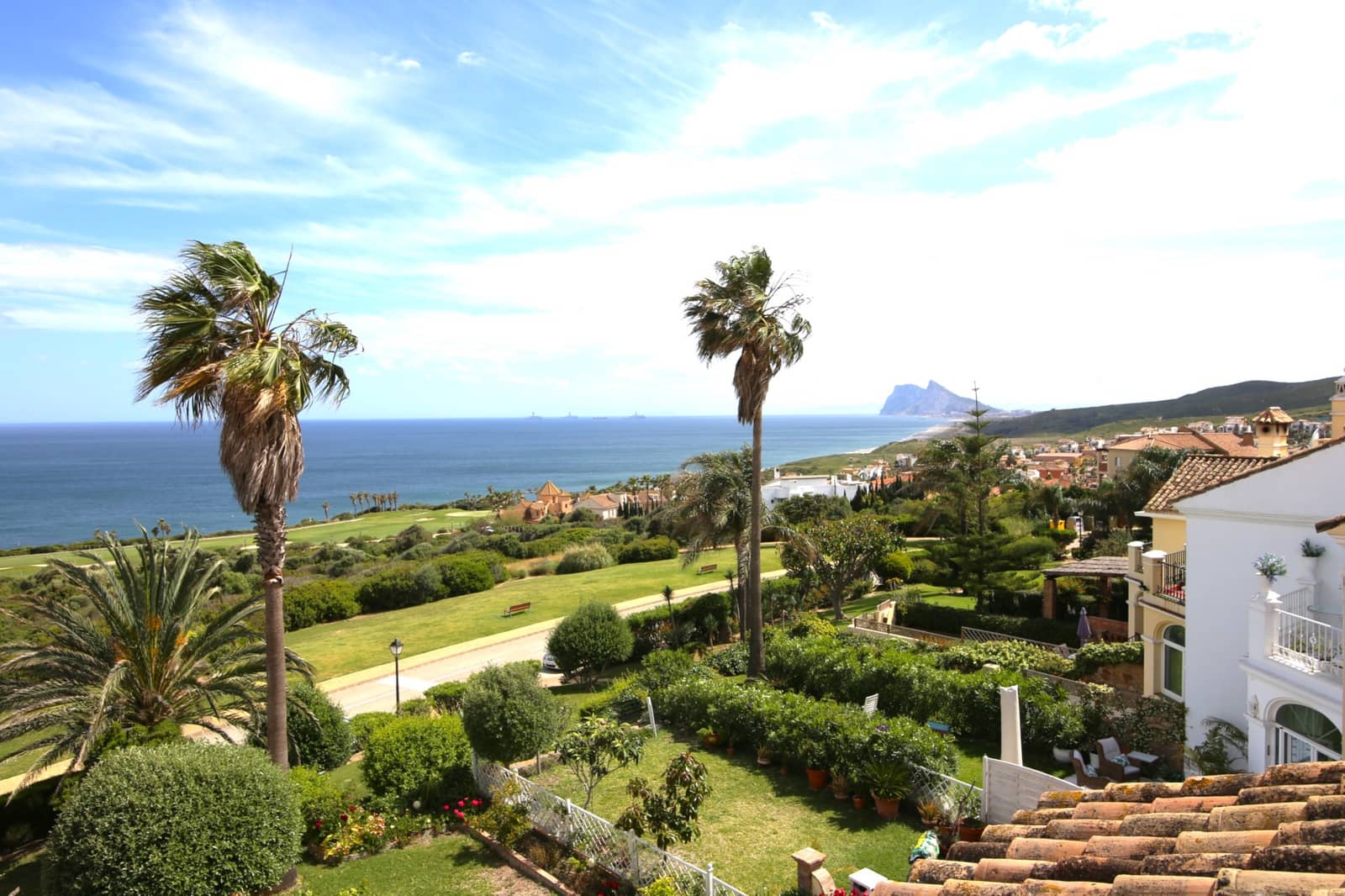 4 bedroom Townhouse for sale in La Alcaidesa with pool garage - € 610,000 (Ref: 9825329)