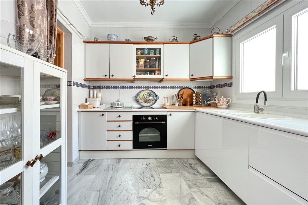4 chambre Villa/Maison Semi-Mitoyenne à vendre à Calahonda avec piscine - 537 000 € (Ref: 9829250)