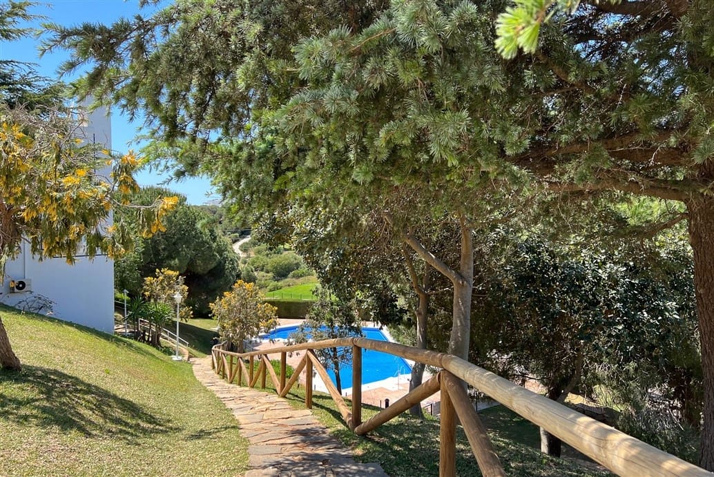 4 chambre Villa/Maison Semi-Mitoyenne à vendre à Calahonda avec piscine - 537 000 € (Ref: 9829250)
