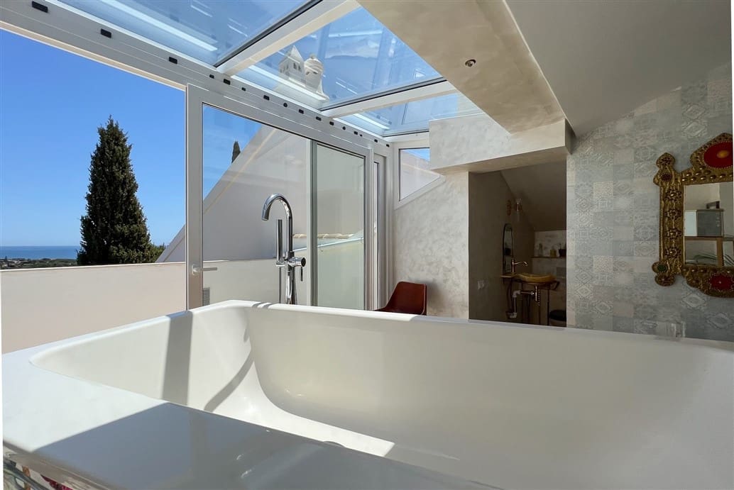 4 chambre Villa/Maison Semi-Mitoyenne à vendre à Calahonda avec piscine - 537 000 € (Ref: 9829250)