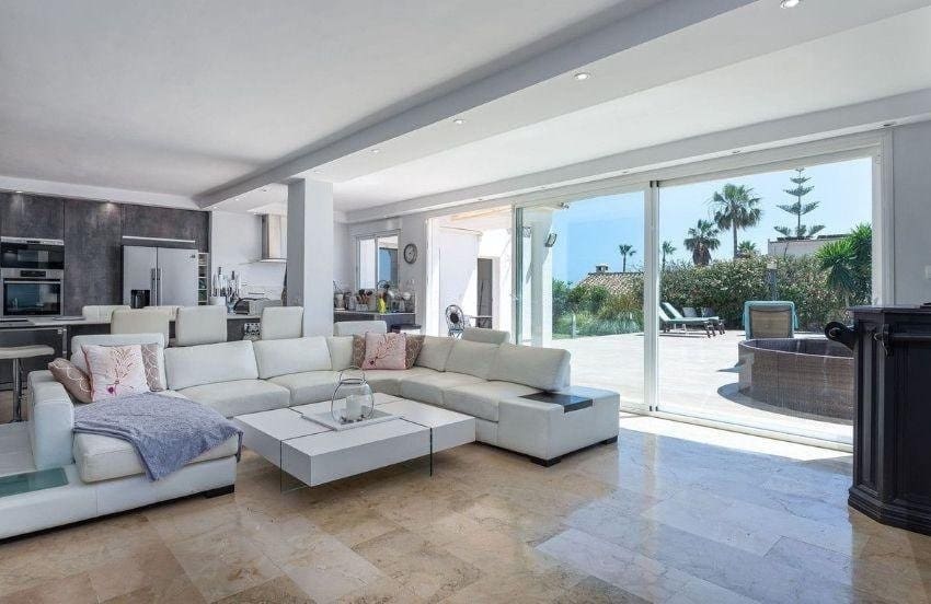 Chalet de 7 habitaciones en El Chaparral en venta con piscina garaje - 1.350.000 € (Ref: 9831603)
