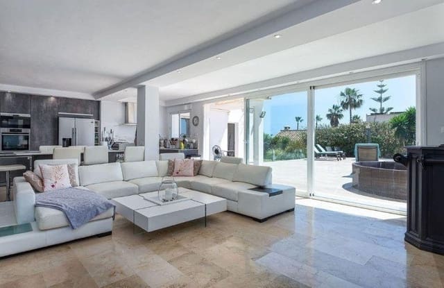 Chalet de 7 habitaciones en El Chaparral, Mijas en venta con piscina garaje - 1.350.000 € (Ref: 9831603)