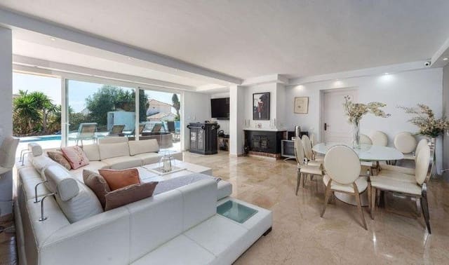 Chalet de 7 habitaciones en El Chaparral, Mijas en venta con piscina garaje - 1.350.000 € (Ref: 9831603)