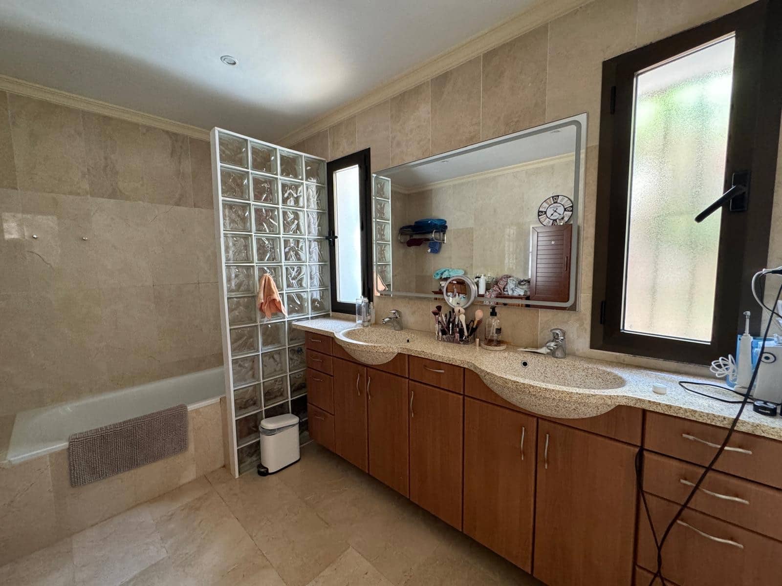 Chalet de 7 habitaciones en El Chaparral en venta con piscina garaje - 1.350.000 € (Ref: 9831603)