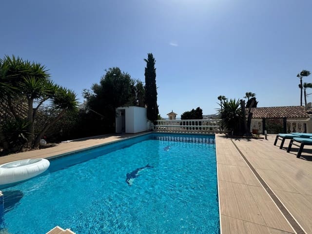 Chalet de 7 habitaciones en El Chaparral, Mijas en venta con piscina garaje - 1.350.000 € (Ref: 9831603)