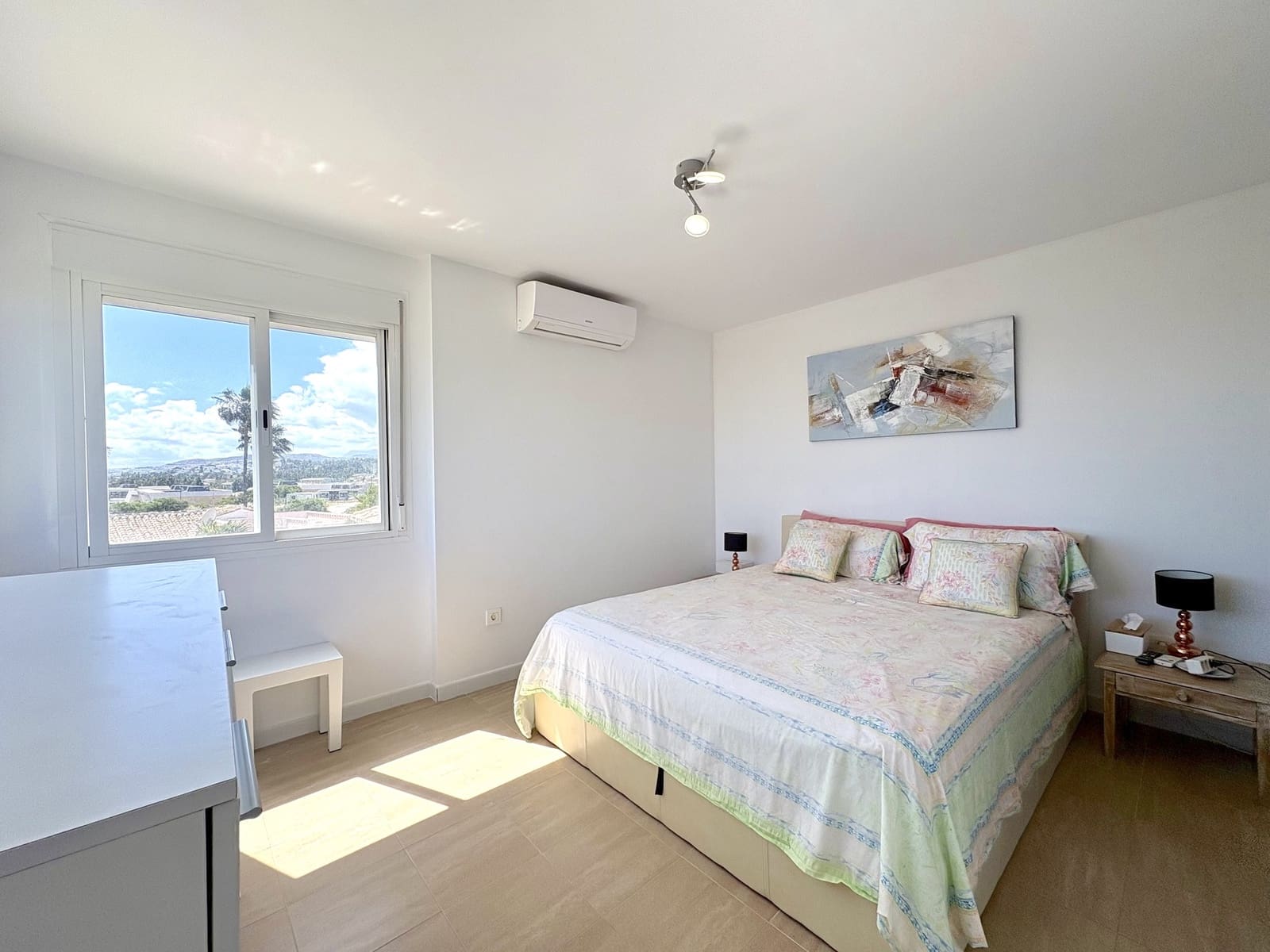Chalet de 7 habitaciones en El Chaparral en venta con piscina garaje - 1.350.000 € (Ref: 9831603)