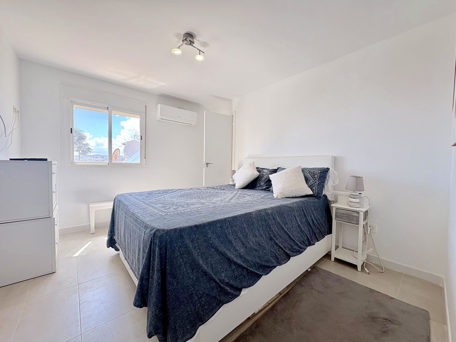 Chalet de 7 habitaciones en El Chaparral en venta con piscina garaje - 1.350.000 € (Ref: 9831603)