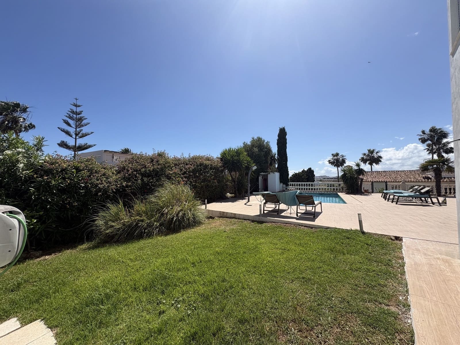 Chalet de 7 habitaciones en El Chaparral en venta con piscina garaje - 1.350.000 € (Ref: 9831603)