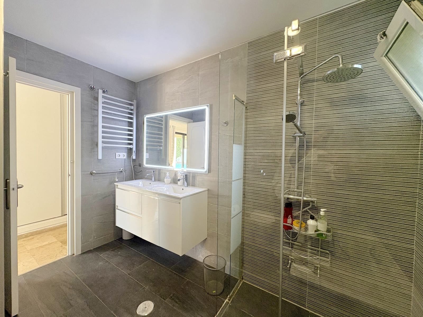 Chalet de 7 habitaciones en El Chaparral en venta con piscina garaje - 1.350.000 € (Ref: 9831603)