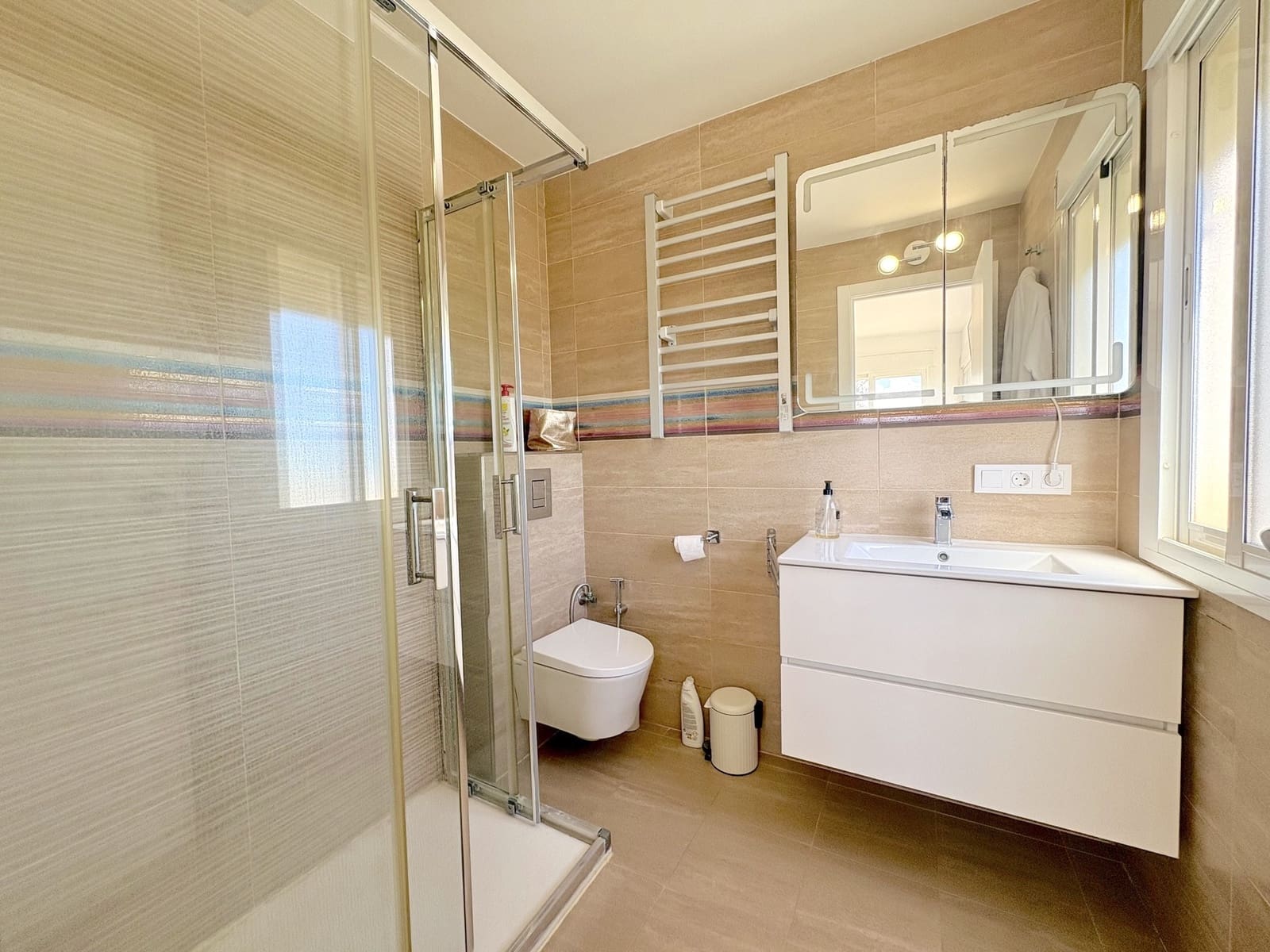 Chalet de 7 habitaciones en El Chaparral en venta con piscina garaje - 1.350.000 € (Ref: 9831603)