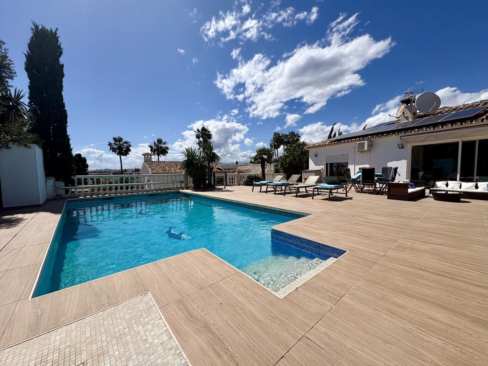 Chalet de 7 habitaciones en El Chaparral en venta con piscina garaje - 1.350.000 € (Ref: 9831603)