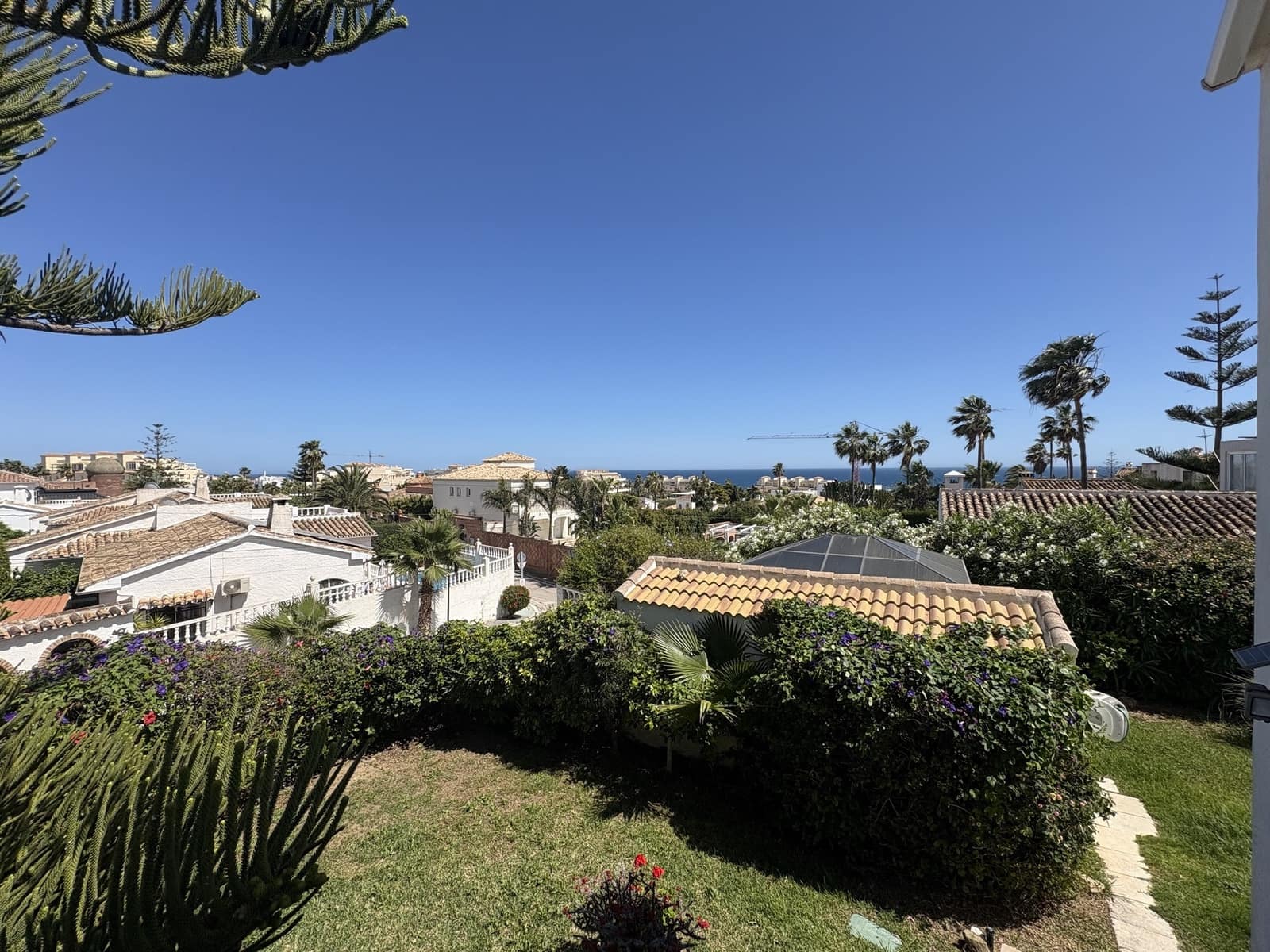 Chalet de 7 habitaciones en El Chaparral en venta con piscina garaje - 1.350.000 € (Ref: 9831603)
