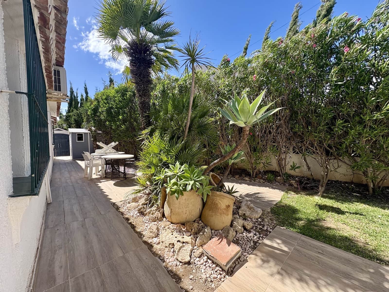 Chalet de 7 habitaciones en El Chaparral en venta con piscina garaje - 1.350.000 € (Ref: 9831603)