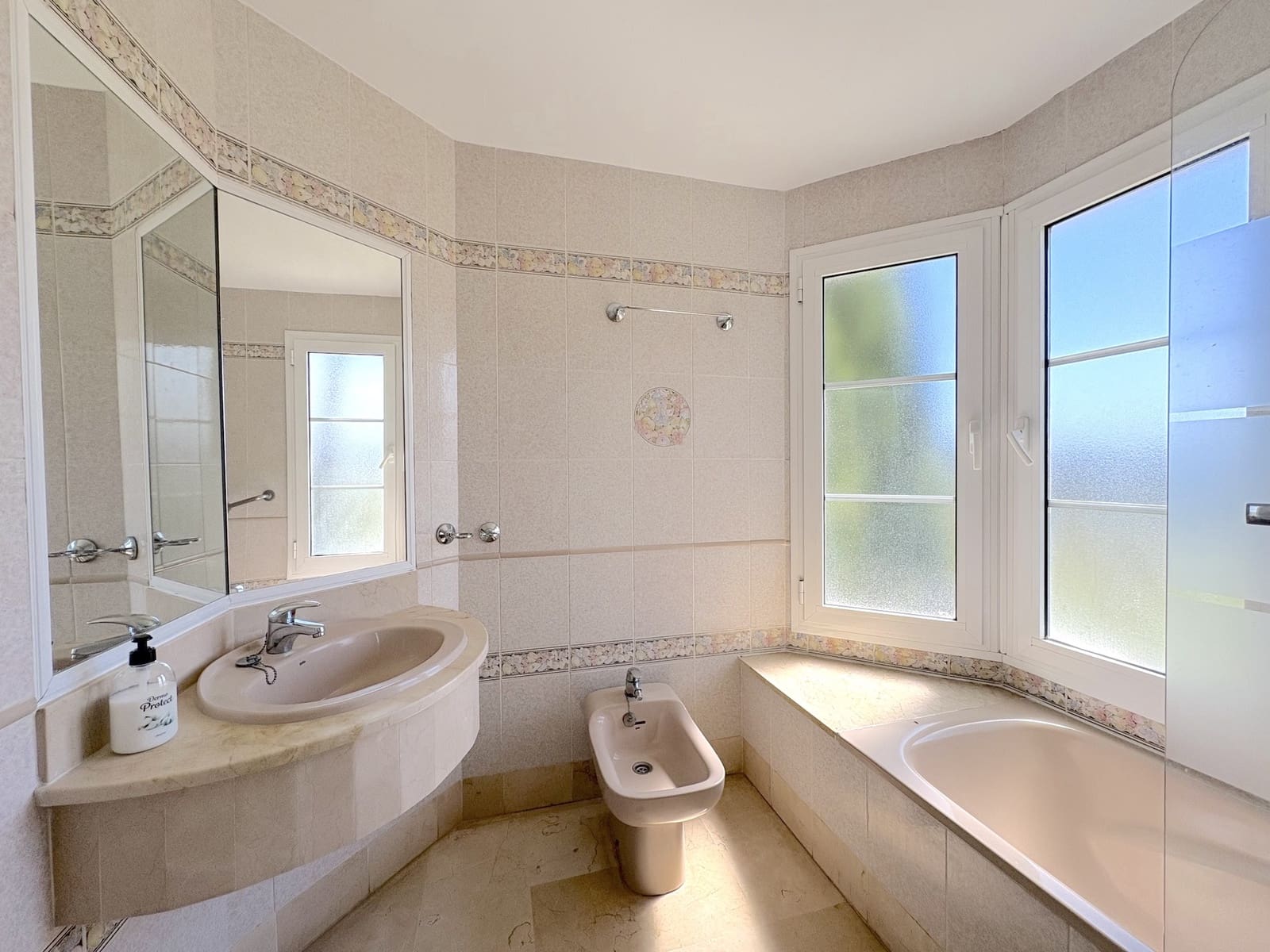 3 bedroom Penthouse for sale in Mijas Costa with pool garage - € 350,000 (Ref: 9836692)