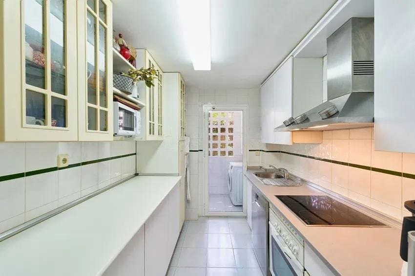 3 soverom Leilighet til salgs i Marbella med svømmebasseng garasje - € 610 000 (Ref: 9849452)