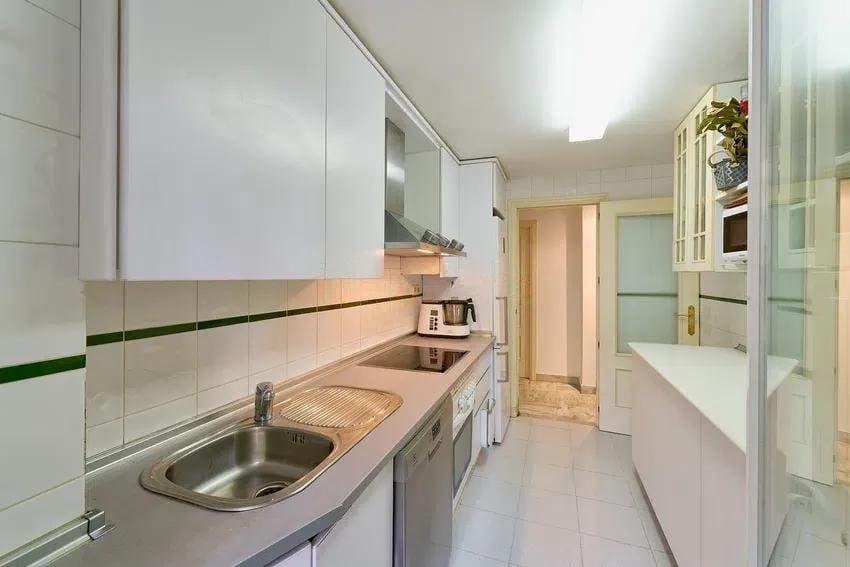 3 soverom Leilighet til salgs i Marbella med svømmebasseng garasje - € 610 000 (Ref: 9849452)