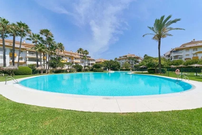 3 soverom Leilighet til salgs i Marbella med svømmebasseng garasje - € 610 000 (Ref: 9849452)