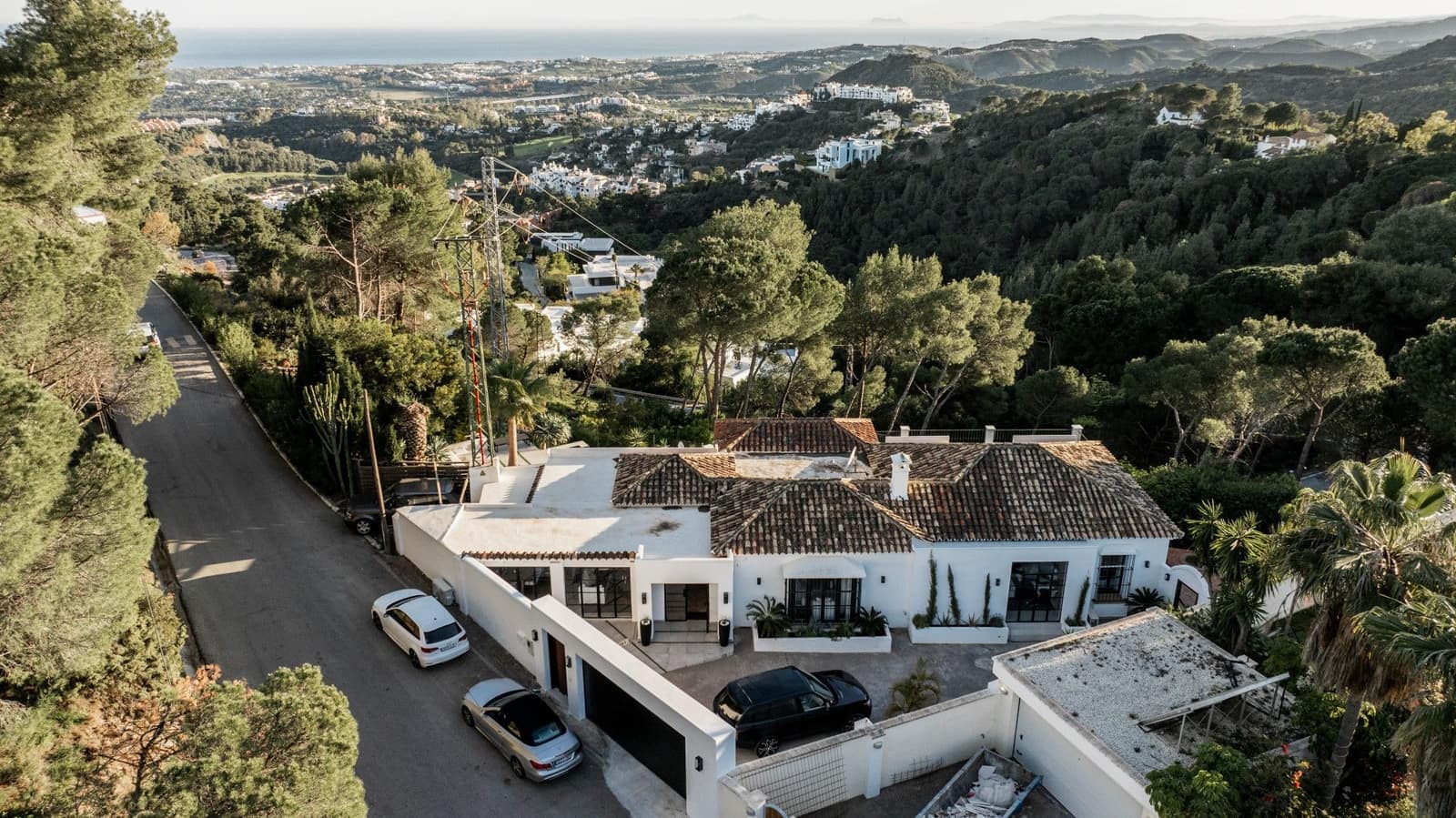 4 quarto Moradia para venda em Benahavis com piscina garagem - 2 250 000 € (Ref: 9849453)