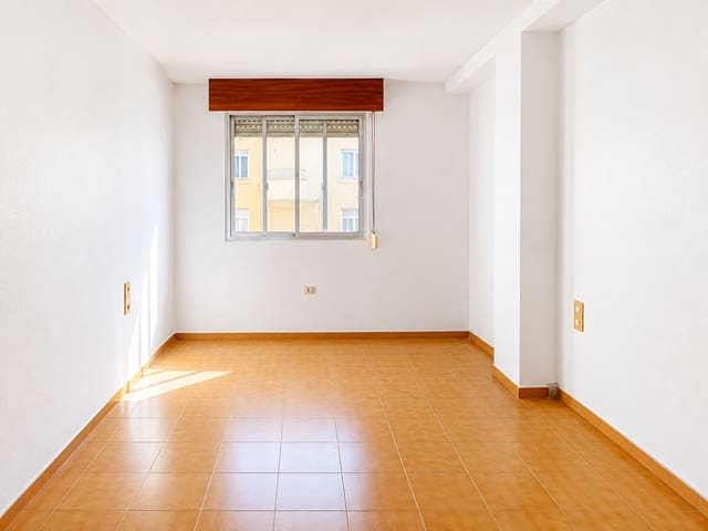 2 soveværelse Lejlighed til salg i Almería by - € 300.000 (Ref: 9849455)