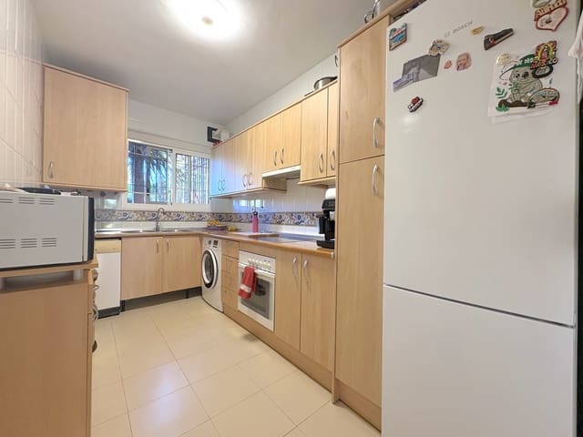 2 slaapkamer Appartement te koop in Marbella met zwembad garage - € 325.000 (Ref: 9849456)