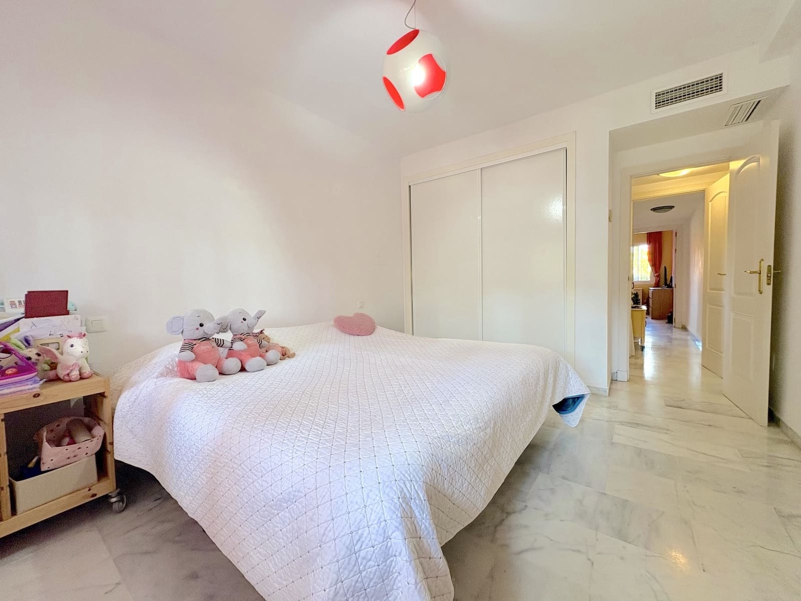 2 slaapkamer Appartement te koop in Marbella met zwembad garage - € 325.000 (Ref: 9849456)