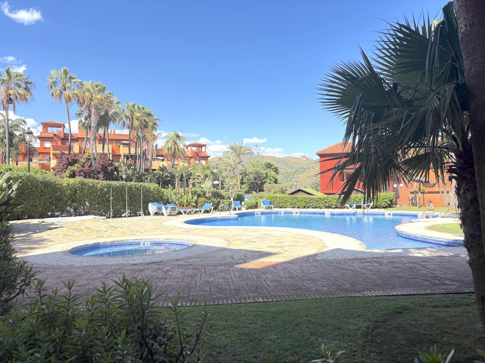 2 slaapkamer Appartement te koop in Marbella met zwembad garage - € 325.000 (Ref: 9849456)