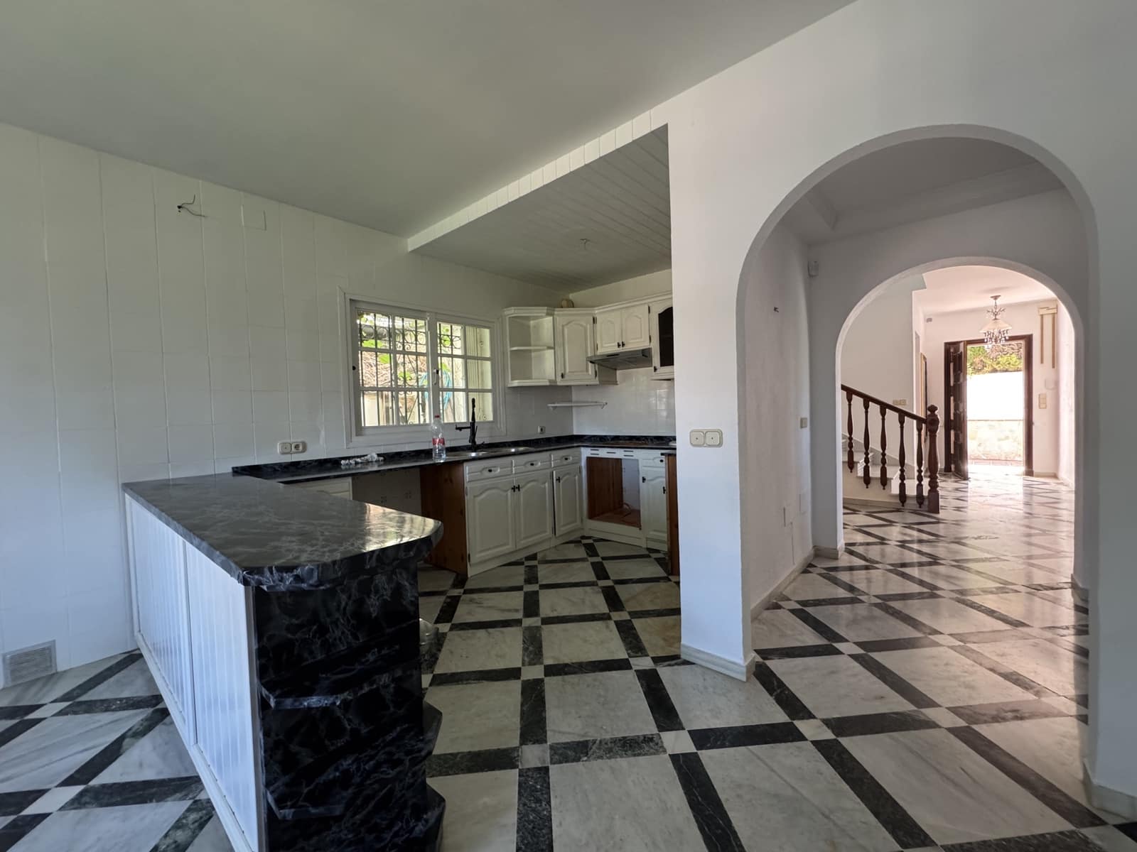 5 bedroom Villa for sale in Torrenueva with pool garage - € 1,230,000 (Ref: 9849457)