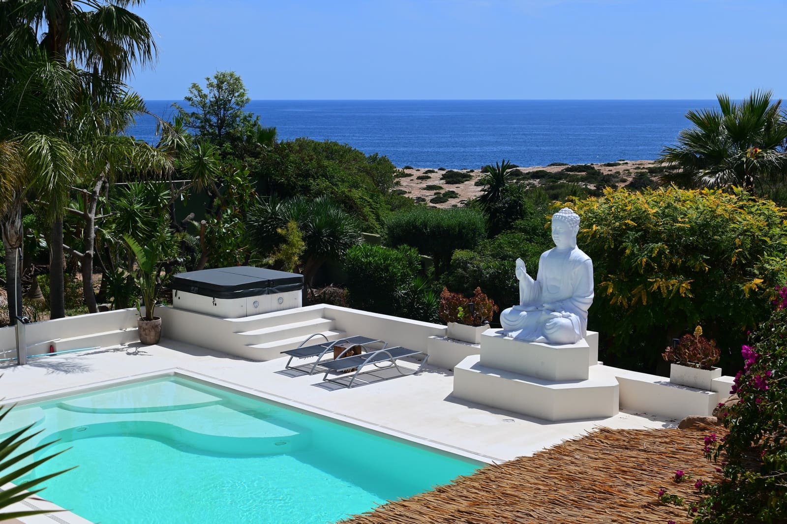 15 bedroom Villa for sale in Santa Eulalia / Santa Eularia with pool - € 6,000,000 (Ref: 9851849)