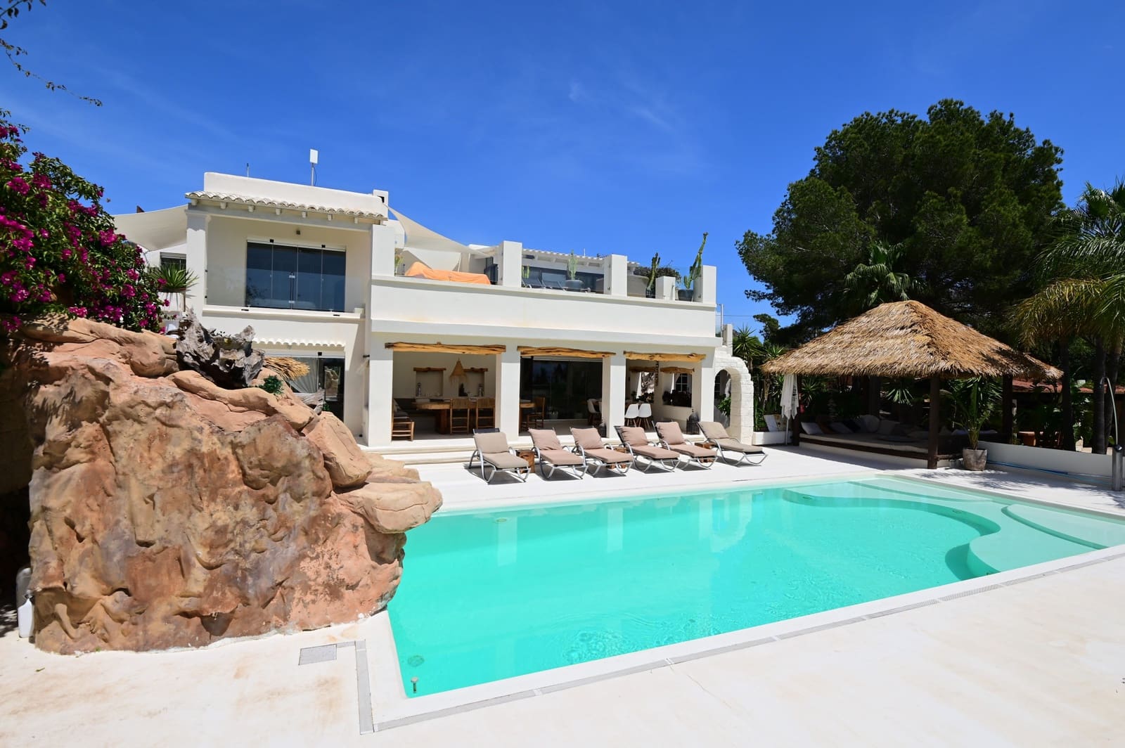 15 bedroom Villa for sale in Santa Eulalia / Santa Eularia with pool - € 6,000,000 (Ref: 9851849)