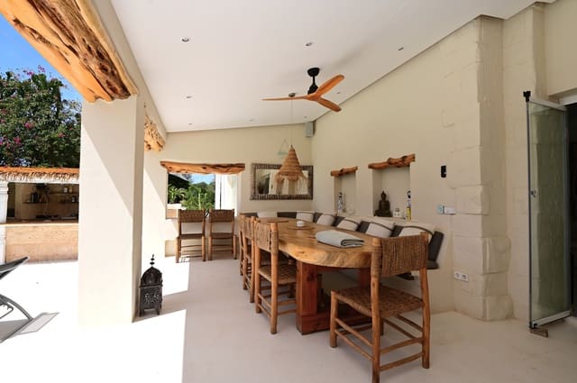 15 soveværelse Villa til salg i Santa Eulalia / Santa Eularia med swimmingpool - € 6.000.000 (Ref: 9851849)