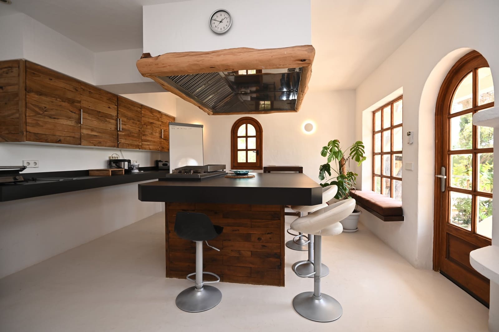 15 bedroom Villa for sale in Santa Eulalia / Santa Eularia with pool - € 6,000,000 (Ref: 9851849)