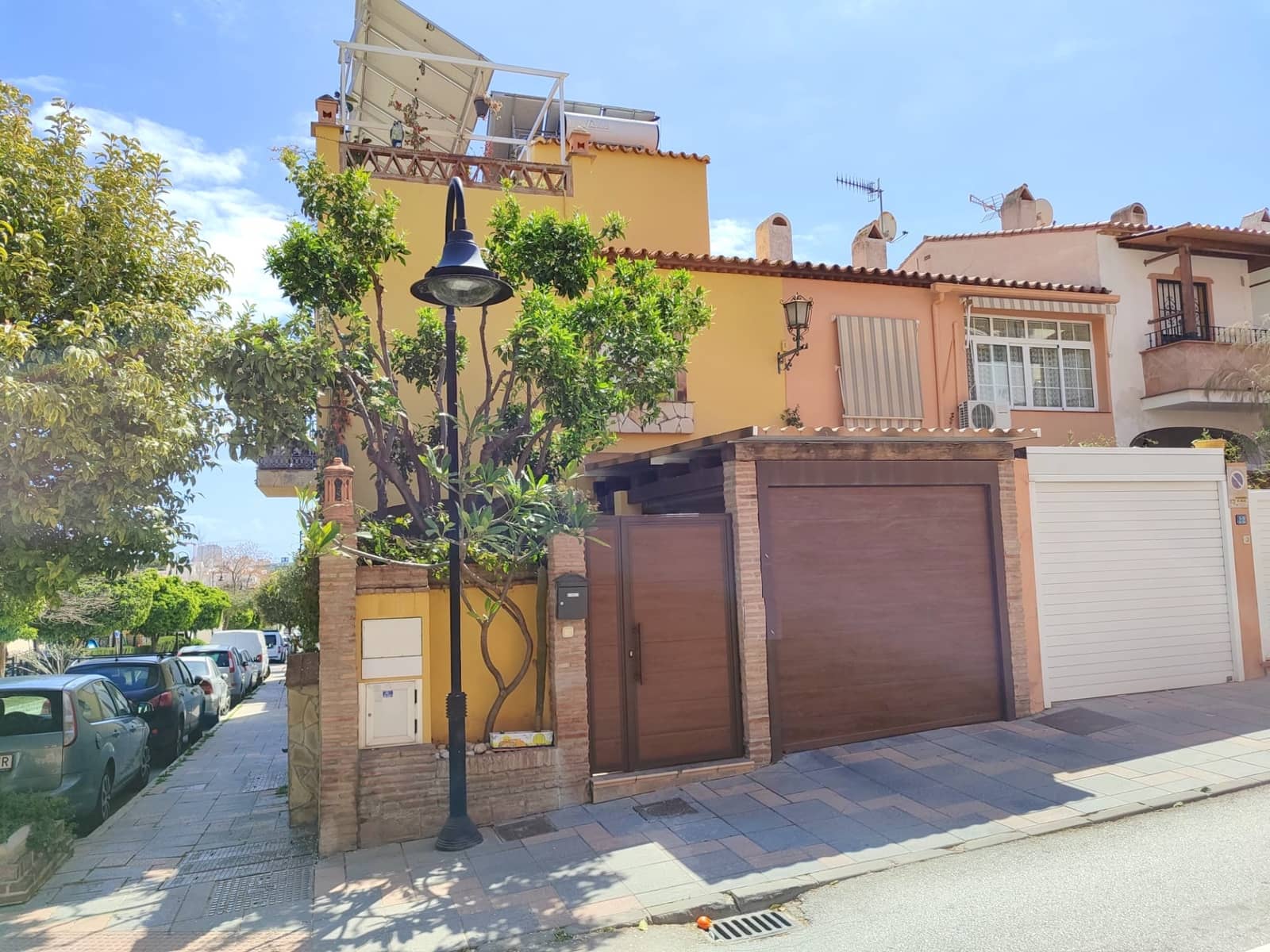 3 bedroom Townhouse for sale in Mijas Costa with pool garage - € 425,000 (Ref: 9851850)