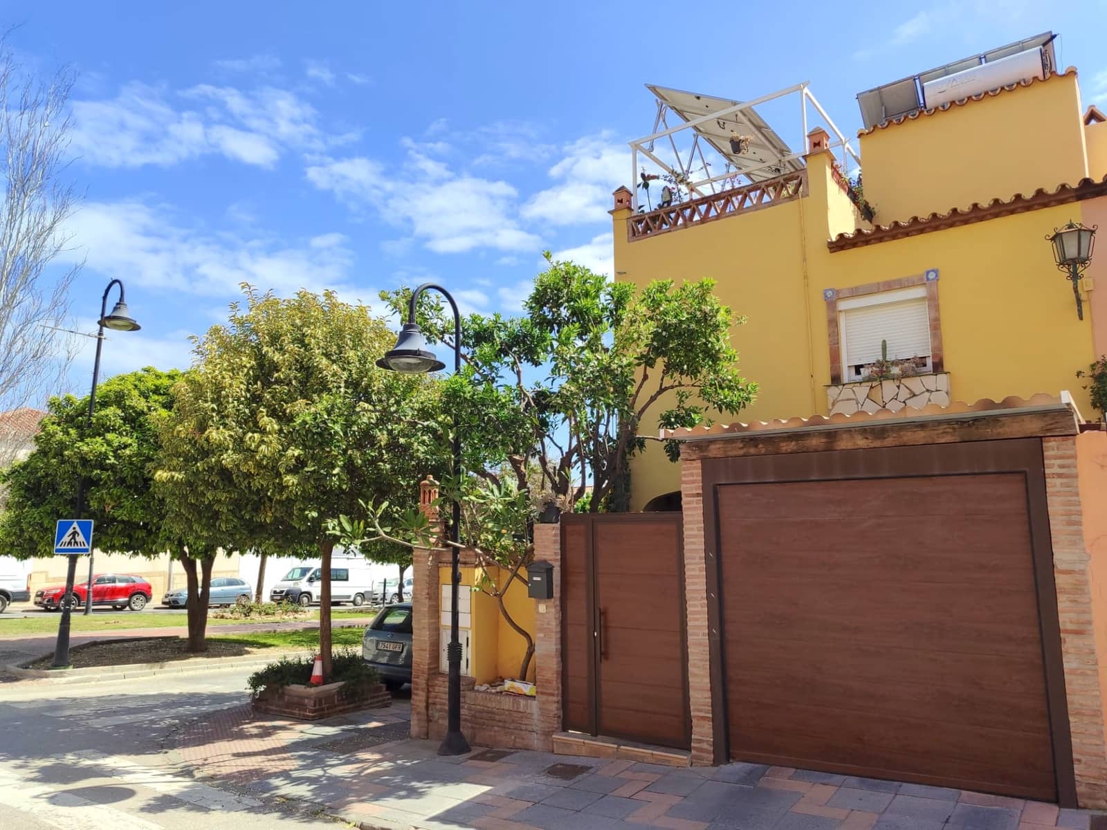 3 bedroom Townhouse for sale in Mijas Costa with pool garage - € 425,000 (Ref: 9851850)