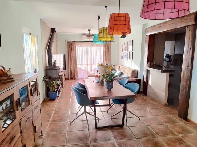 3 soverom Hus til salgs i Mijas Costa, Mijas med svømmebasseng garasje - € 425 000 (Ref: 9851850)