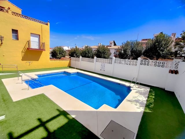 3 soverom Hus til salgs i Mijas Costa, Mijas med svømmebasseng garasje - € 425 000 (Ref: 9851850)